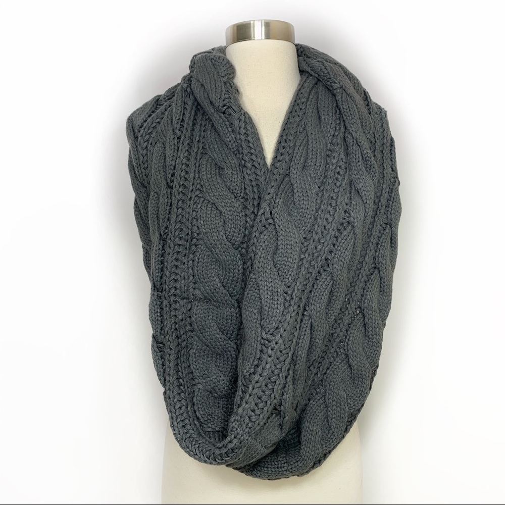 Stitch Fix Cable Knit Infinity Scarf